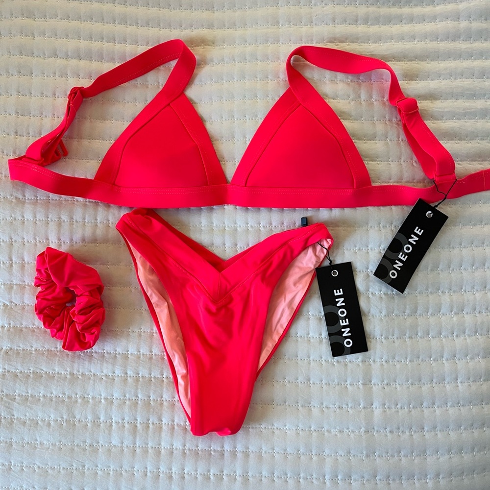 NWT one one swim suit
